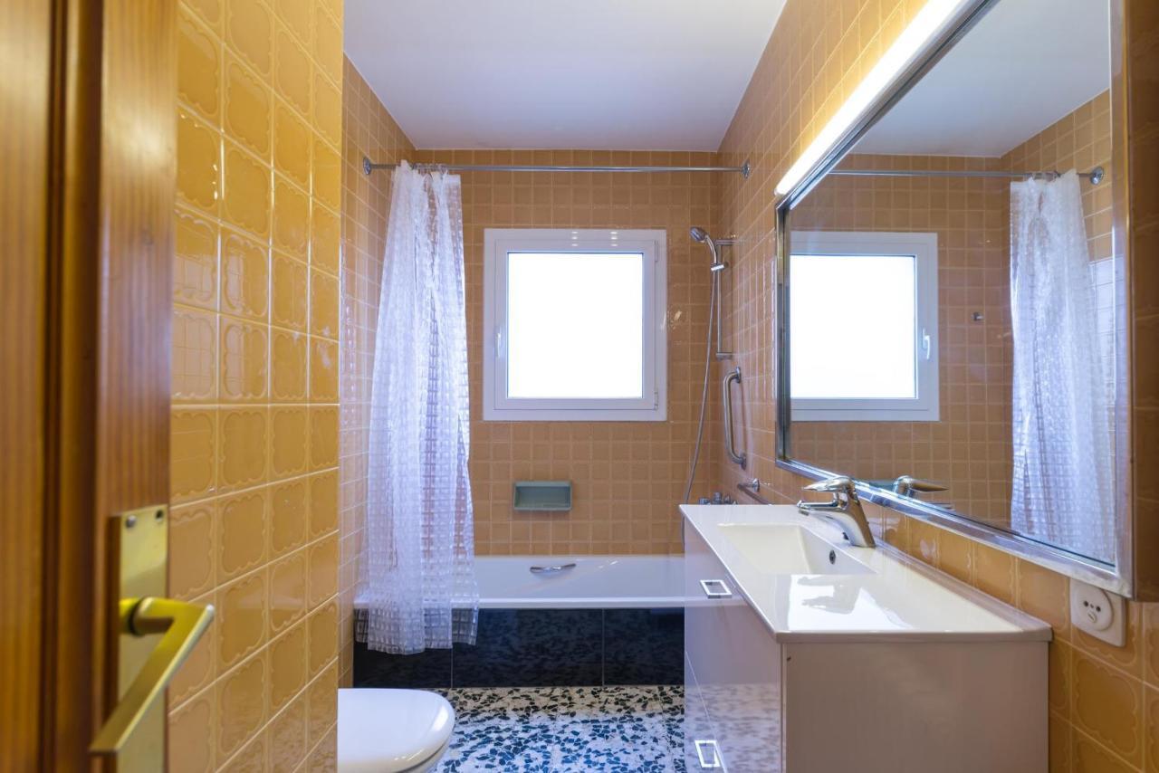 Villa Nuria L' Escala Bagian luar foto
